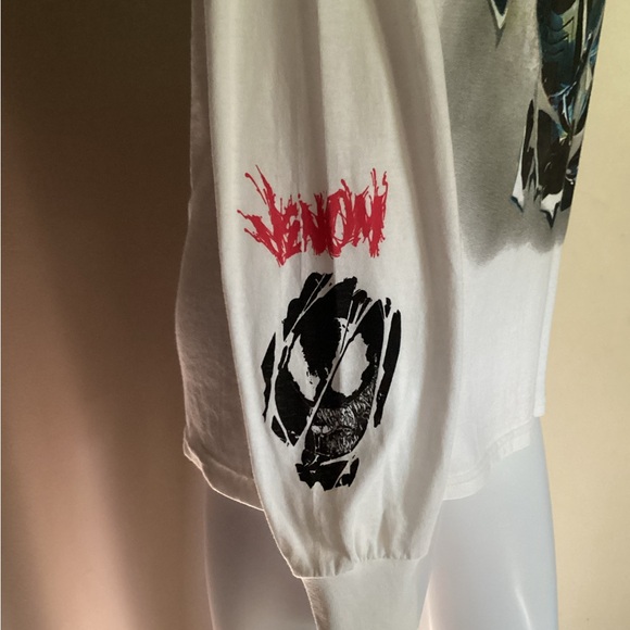 Venom Long Sleeve T-Shirt - Picture 2 of 4
